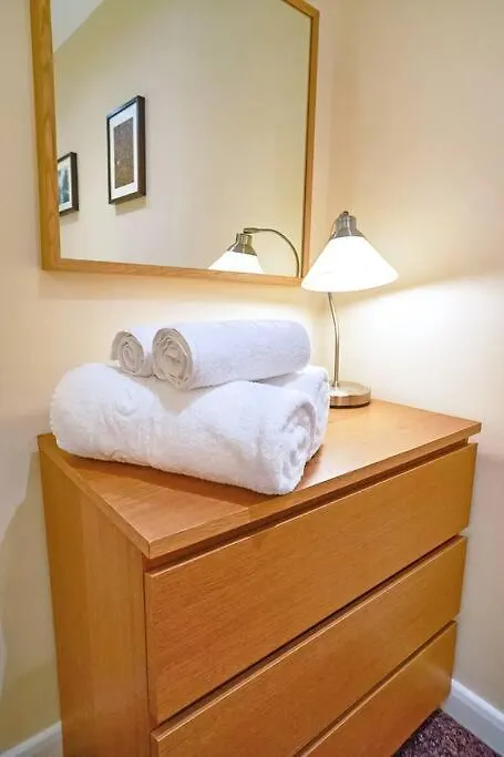 Stylish London Bridge Apartment